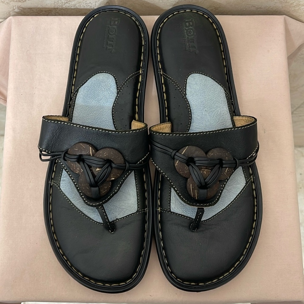 Born black leather thong sandals with bohemian woven beaded design. Size 11